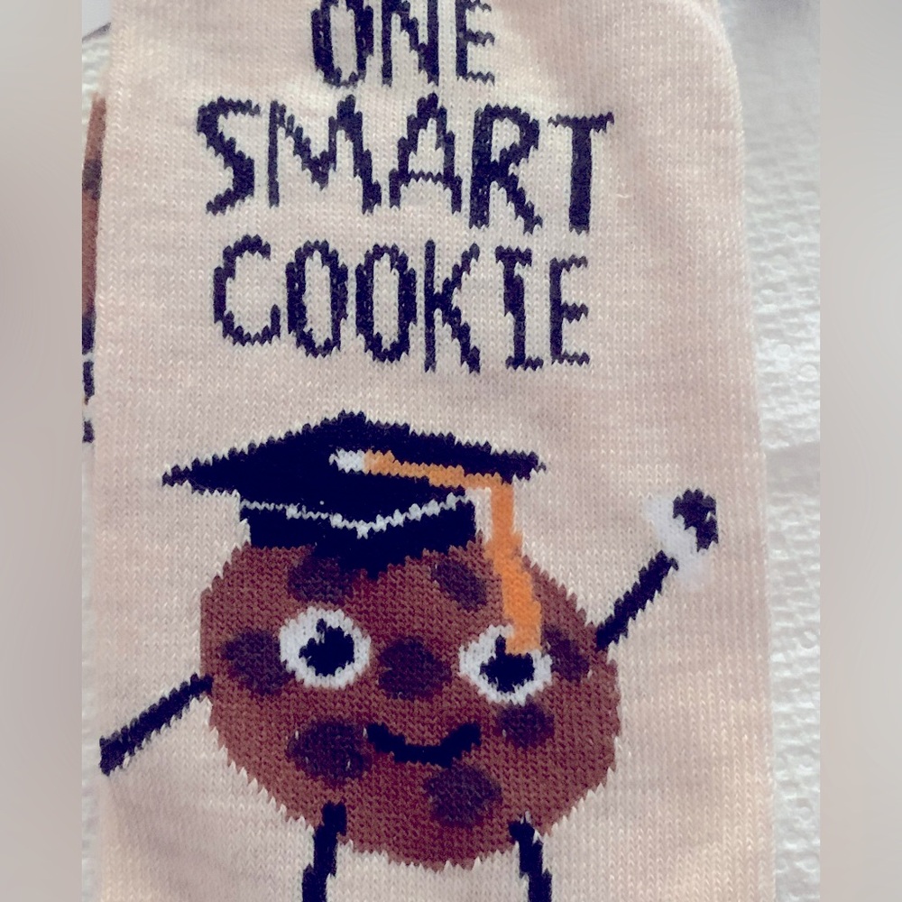 Socks Crew Funny, Unisex, NEW Gift for Graduate student honor “Smart Cookie” - Picture 2 of 5